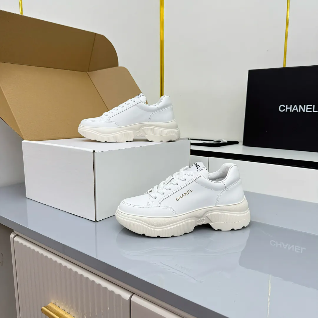 👟👟Ex-factory price 620👟👟 Chanel bread shoes ~ original calfskin panda shoes Chanel 25C latest hot style panda black and white sports shoes casual sneakers Xiaoxiang hot item classic black and white panda color coco girls must pay Fabric: original custom mixed sheepskin lining: original imported breathable mesh lining outsole: Original molded rubber + TPU combination Size: Women's 35-41